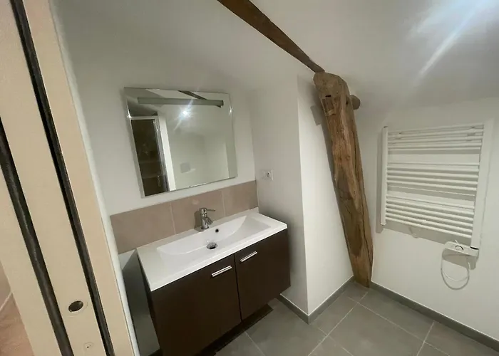 Πανσιόν Location D Un De 70m2 Et De 2 Ch